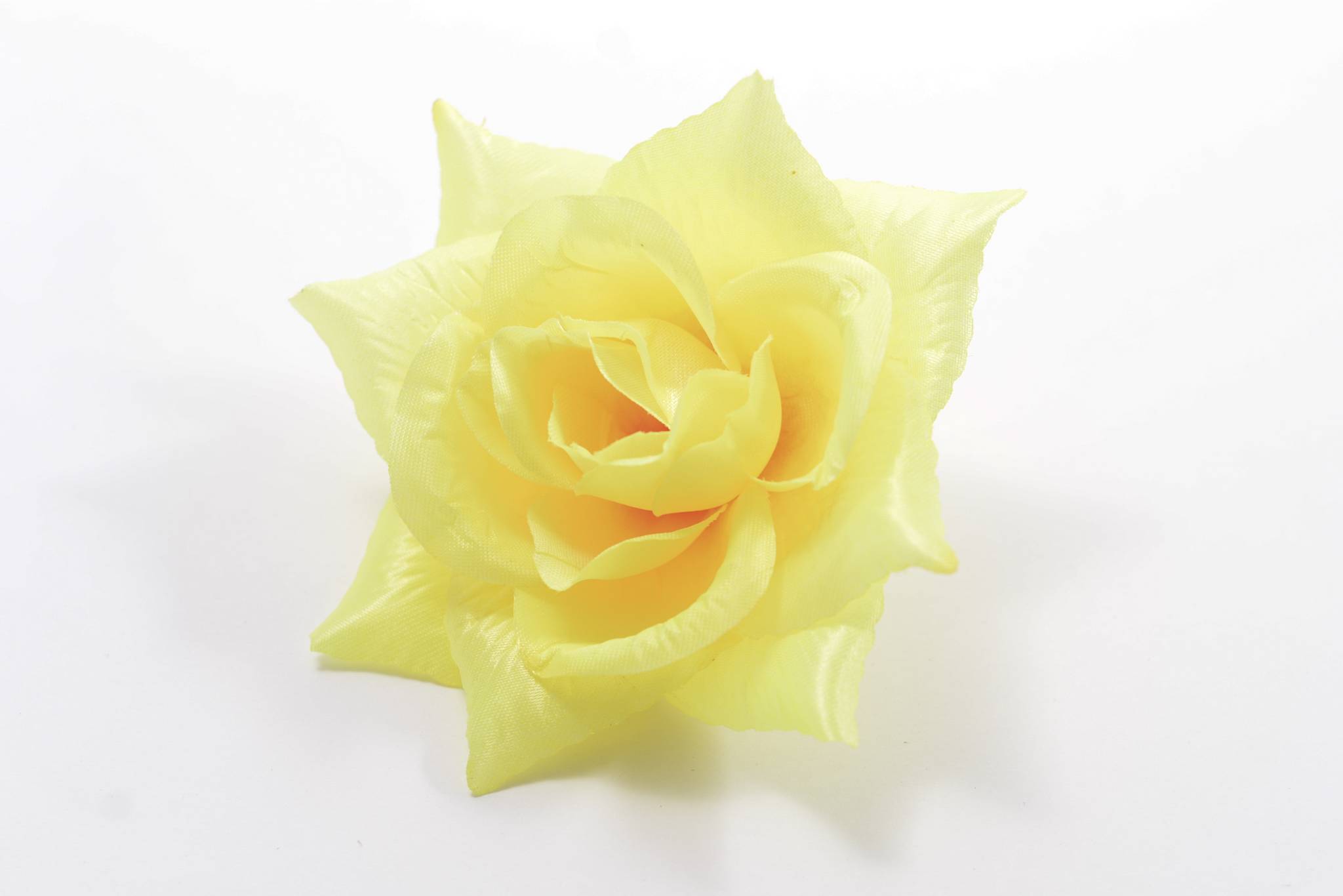 Роза игольчатая атлас 5 сл d=14 см 1/50 желтый