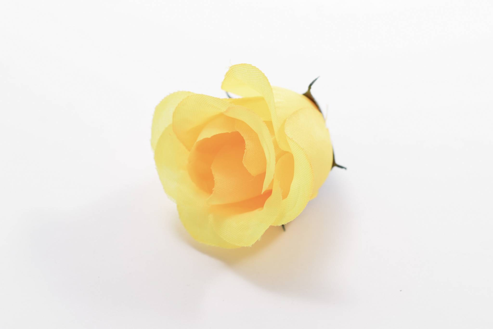 Роза бутон шелк d=6см 1/100 желтый
