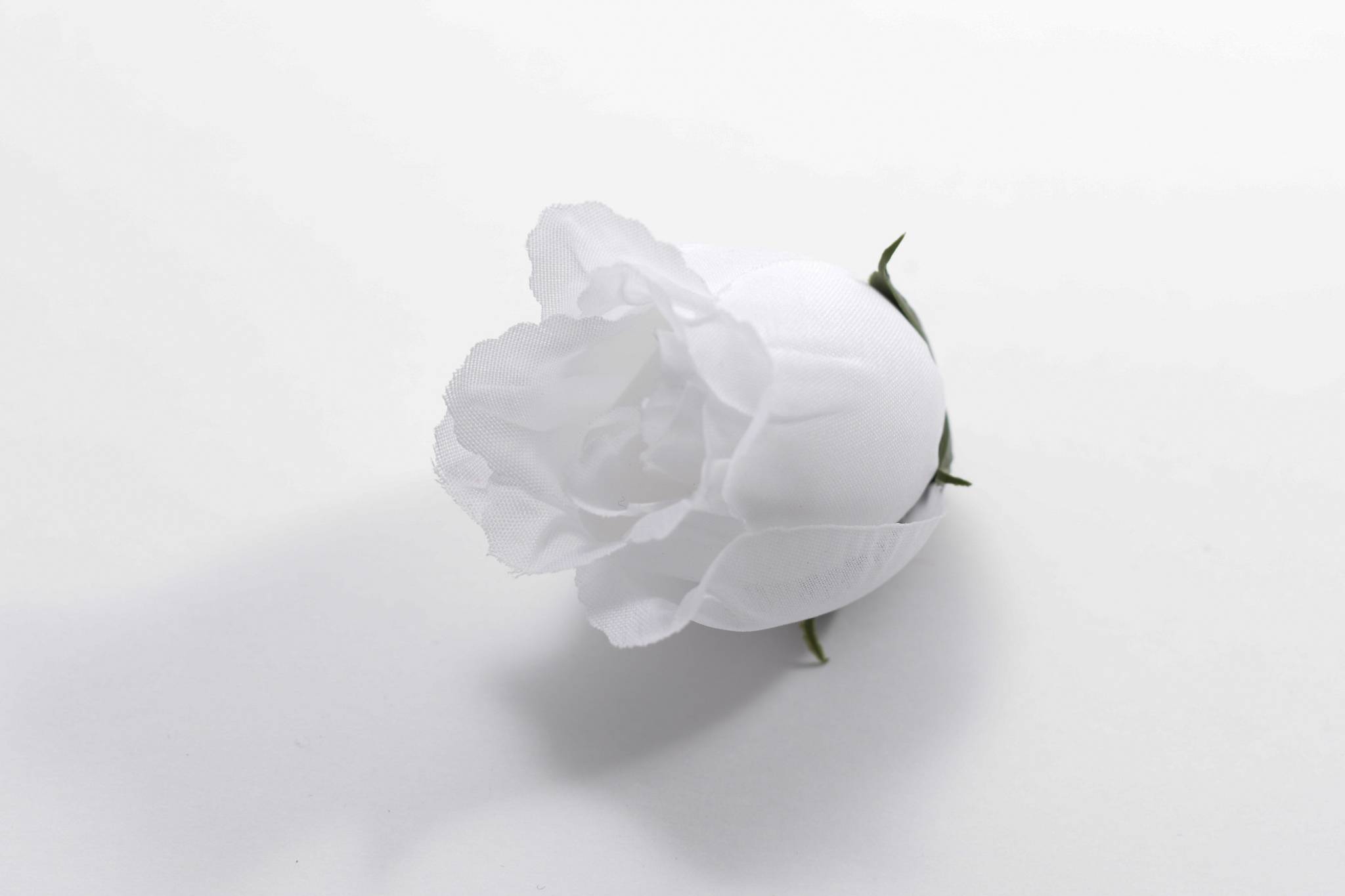 Роза бутон хлопок d=7 см 1/100 белый