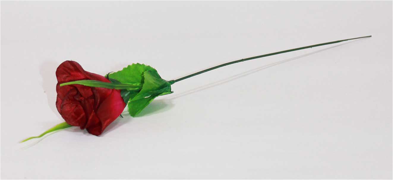 Роза бутон с осокой h=37 см 1/300 МИКС бордовый